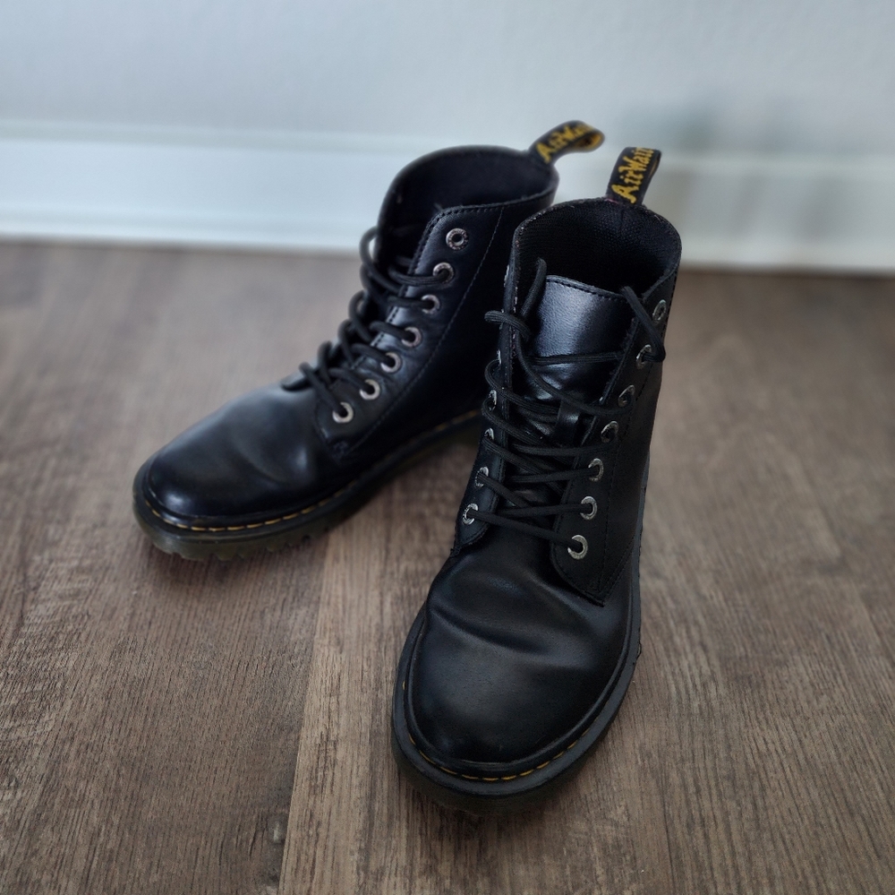 Dr. Martens Shoes | Leather Luana Lace Up Combat Ankle Women's, Black, size 8